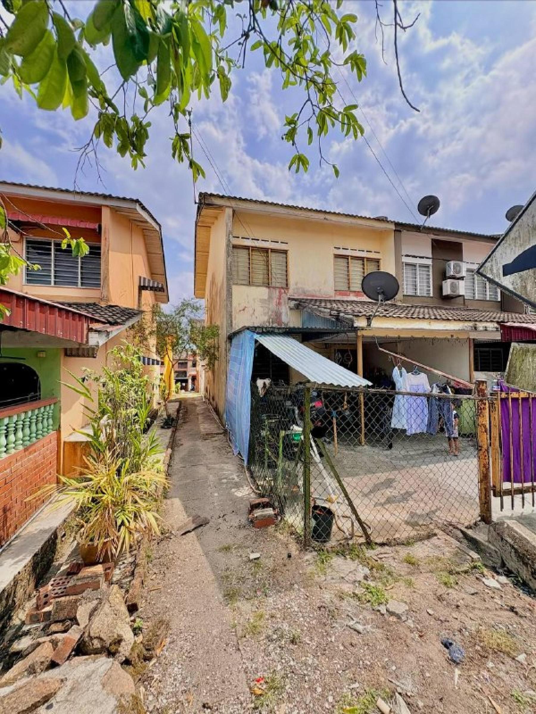Double Storey Terrace House (end lot) Taman Bukit Tiram, Ulu Tiram Johor